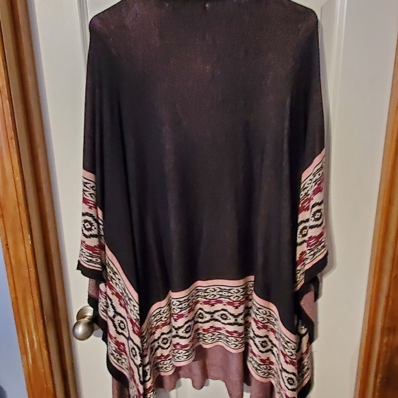 Beautiful ponch - Picture 4 of 4